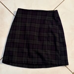 Dark plaid skirt Brandy Melville